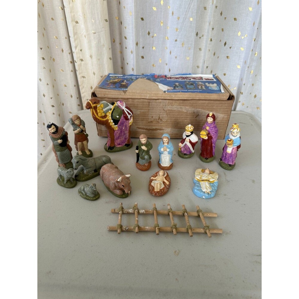 Wee Crafts Vintage 70s 3D Pre-Cast Finished 14 Piece Traditional Nativity Set